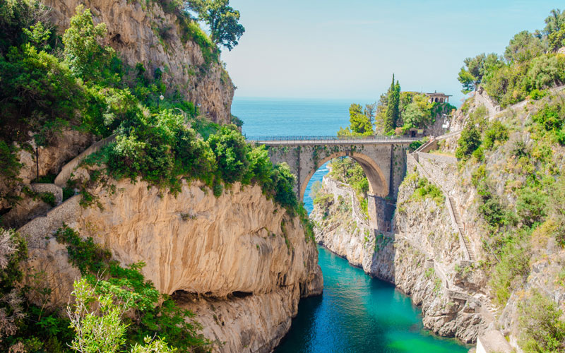 QUI DOVE IL MARE LUCCICA
